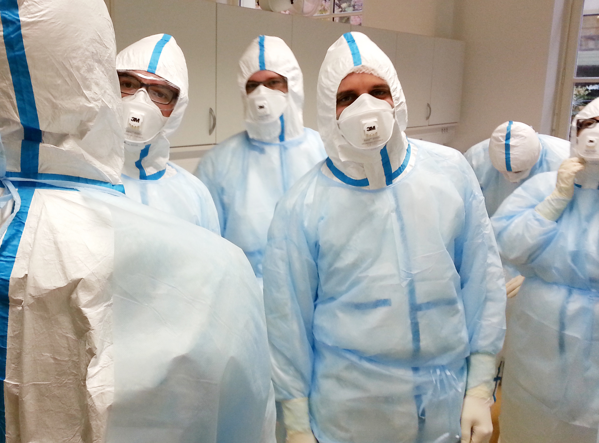 Ebola 2014 - Institut Pasteur Ebola 2014 - Institut Pasteur