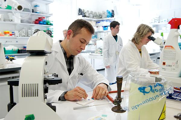 La Recherche - Institut Pasteur La Recherche - Institut Pasteur