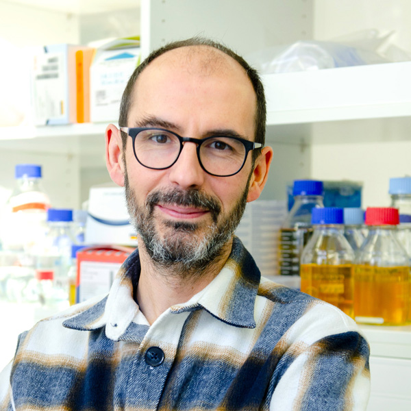 © Institut Pasteur, Valérie ZEITOUN Benoit-Chassaing Portrait Citation