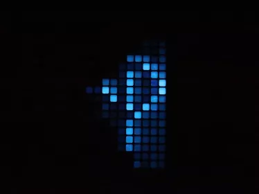 Test LuLISA, plaque 384 avec des puits lumineux. Crédit : Institut Pasteur / Sophie Goyard