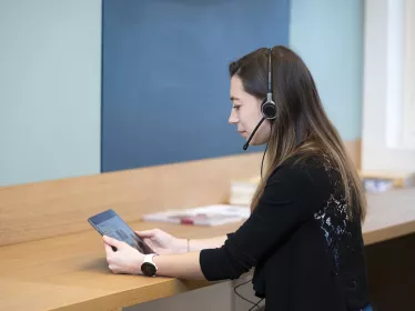 Etudiante suivant un MOOC Pasteur