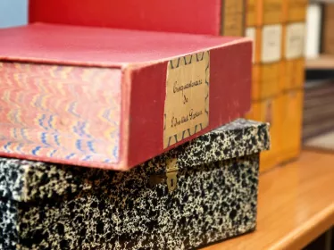 Reportage au Service des Archives de l'Institut Pasteur en 2013