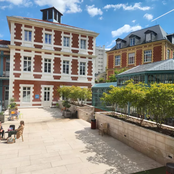 Agnes Ullmann building