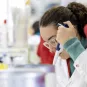 Cours Pasteur en salle de travaux pratiques