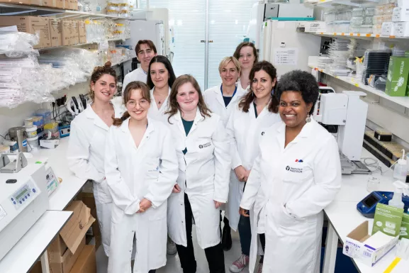 Une partie de l'équipe de Plate-Forme de criblage chémogénomique et biologique (PF-CCB) en juin 2024.