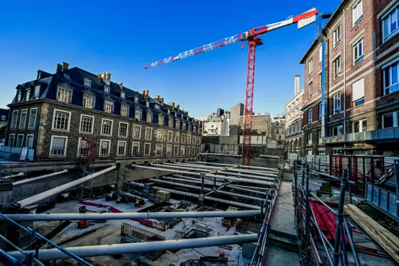 Chantier du futur CMTV entre les bâtiments Roux et Calmette.