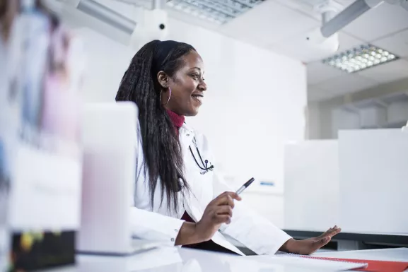 médecin du centre médical de l'Institut Pasteur