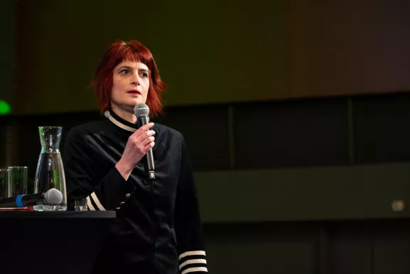 Lancement de la consultation interne en vue de la construction du plan stratégique « Pasteur 2030 ». Mariana Mesel-Lemoine, directrice de la diversité, de l’équité et de l’inclusion à l'Institut Pasteur.