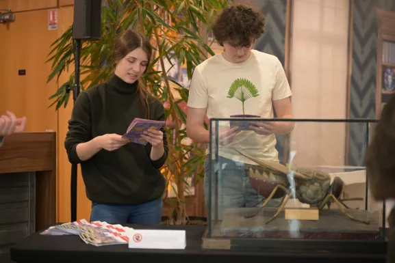 Présentation des maquettes entomologiques du musée Pasteur lors de l'événement ReCombinaisons, le vendredi 10 avril 2026. 