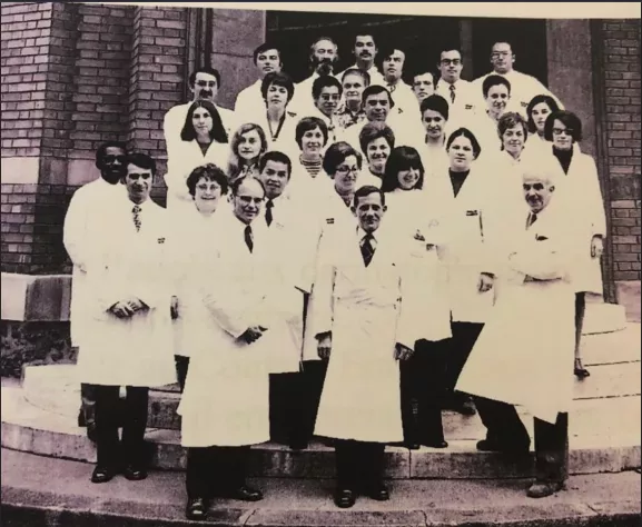 Cours supérieur de mycologie médicale de l’institut Pasteur en 1972 avec Gabriel Segretain, Édouard Drouhet et François Mariat au premier rang