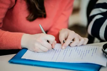 UniStem Day est le plus grand événement européen dédié à la diffusion et à la médiation scientifique sur les cellules souches. Le LabEx Revive a organisé un congrès scientifique à l’Institut Pasteur, offrant aux élèves de première des lycées Notre-Dame Les Oiseaux (78) et ENC Blomet (75015) une immersion unique dans le monde de la recherche.