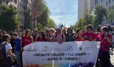 Marche des fiertés 2026 : l’Institut Pasteur est rejoint par l’Institut Curie, l’Institut Imagine, le Centre de Recherche des cordeliers et l’Institut de Recherche Saint-Louis.