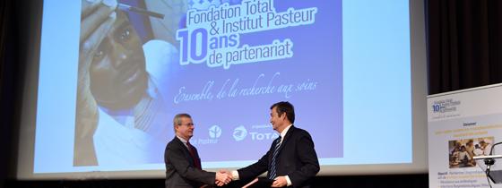 Mécénat : l’Institut Pasteur et la Fondation Total renouvellent leur engagement commun contre les maladies infectieuses. 