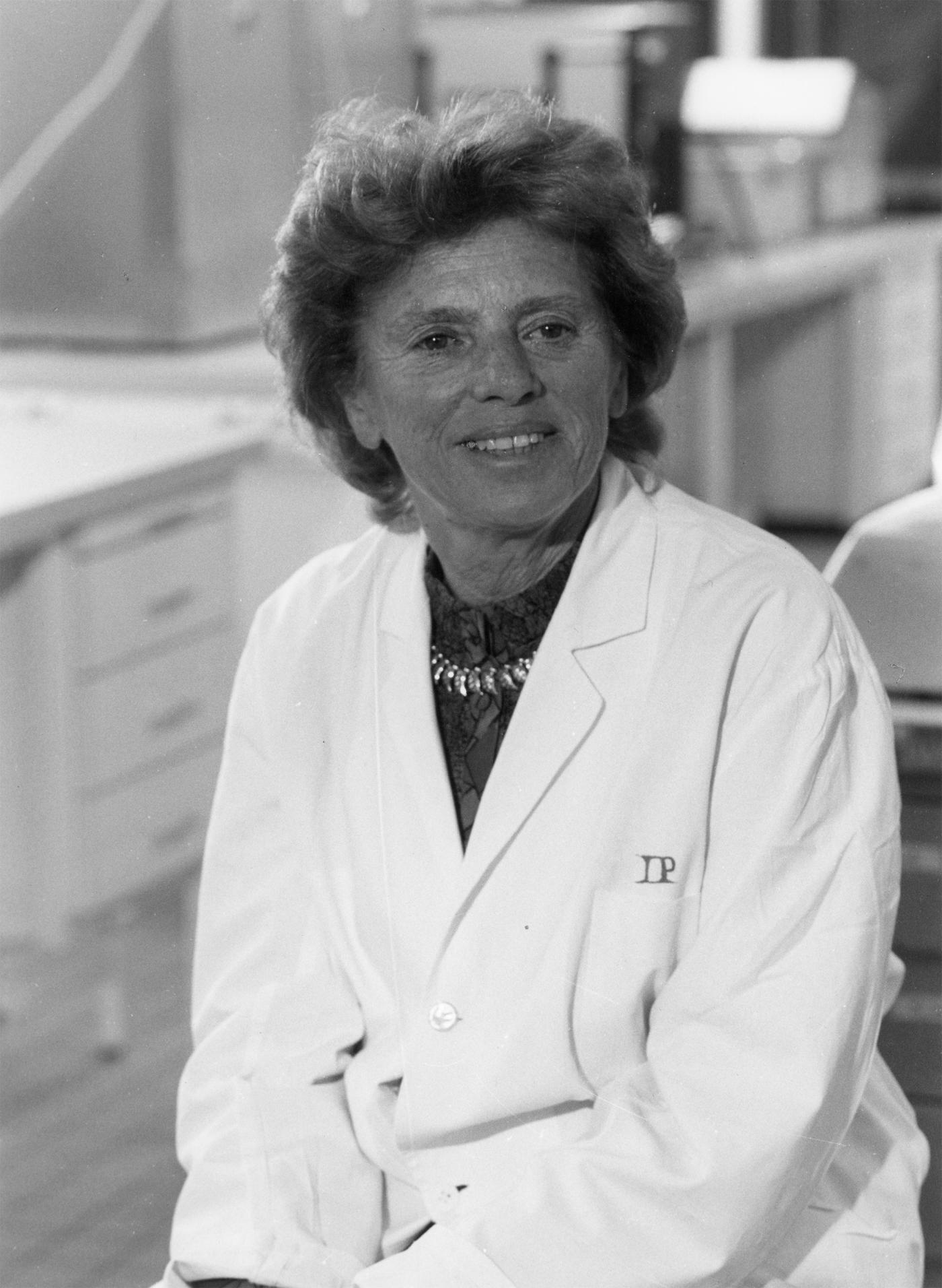 Agnès Ullmann en 1987 - Institut Pasteur