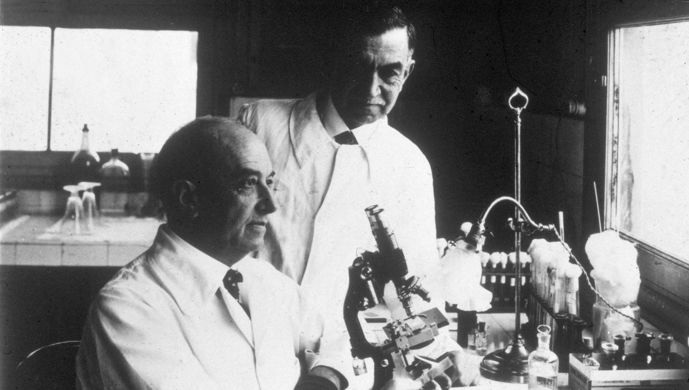 Edmond et Etienne Sergent vers 1927 - Institut Pasteur