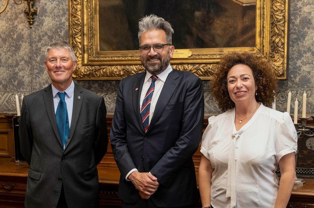 Stewart Cole, Nevan Krogan and Carla Saleh - Institut Pasteur