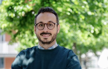 Portrait photographique Guilherme Dias de Melo chercheur à l'Institut Pasteur